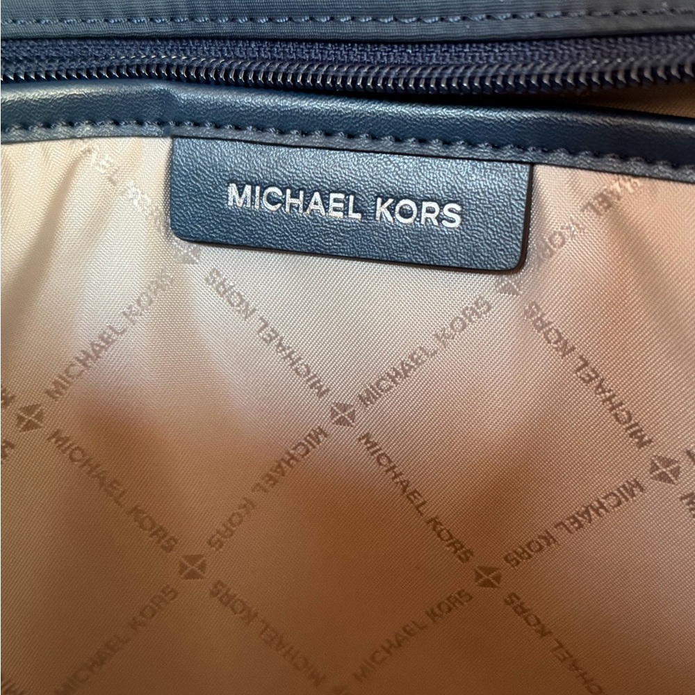 Michael Kors Khai LG Multifunction Pocket Laptop Tote Shoulder Bag Navy - Picture 9 of 12